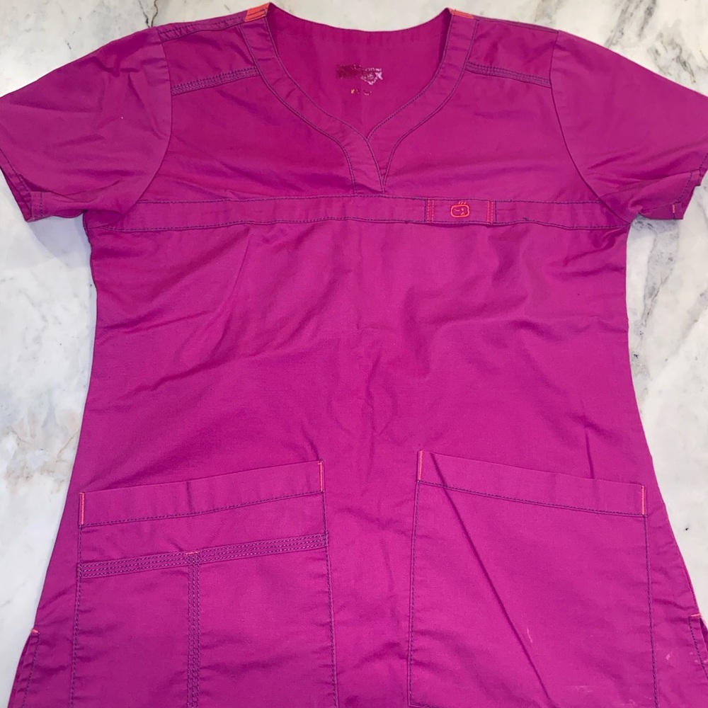 Wonder wink scrub top